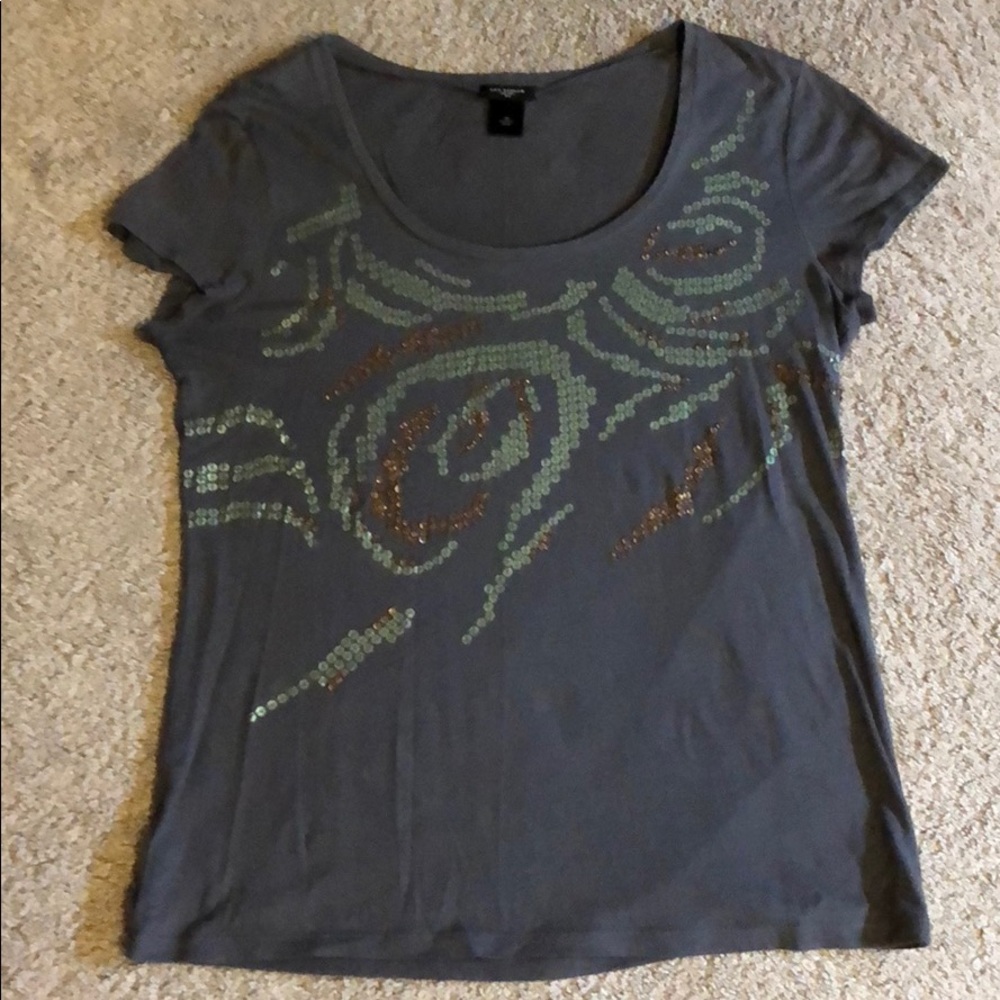 Women’s Ann Taylor t-shirt.